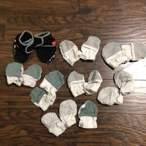 6-12m Baby No Scratch Mittens and Booty Bundle